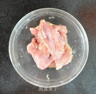 Make Chasin orchid pork rolls step 1