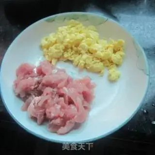 Make Scrawny egg soup step 1