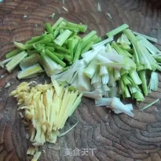 Make Cricket garlic step 1
