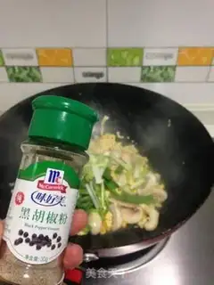 Make Eggs, garlic, tofu step 6