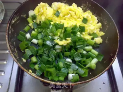 Make Garlic onion fried eggs step 3