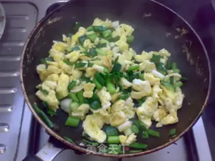 Make Garlic onion fried eggs step 5