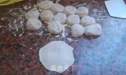 Make Squeeze meat buns step 6