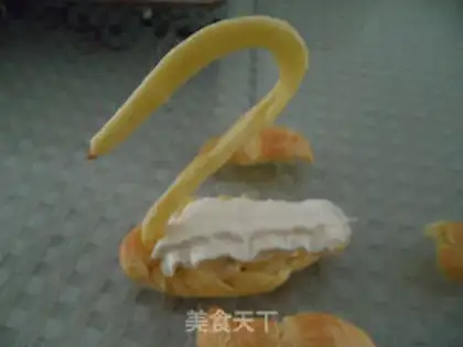 Make Swan puff step 14