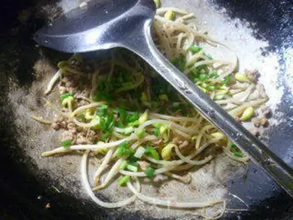 Make Onion fragrance sprouts step 8