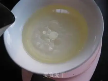 Make A sponge cake step 1