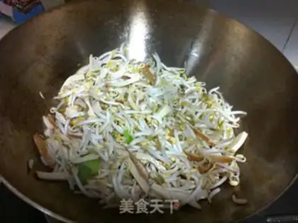 Make The green bean sprouts step 4
