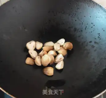 Make Straw mushrooms with thin meat step 3