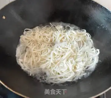 Make Straw mushrooms with thin meat step 4
