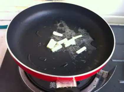 Make Garlic fried rice step 1