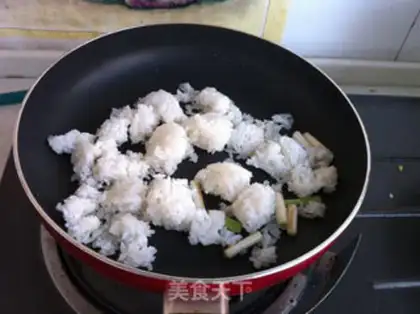 Make Garlic fried rice step 2