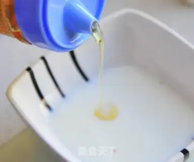 Make Sweet bear cake step 1