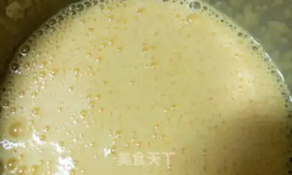 Make Pineapple sauce twirl cake step 4
