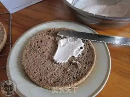 Make Chocolate decorated cake step 5