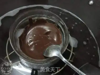 Make Chocolate decorated cake step 7