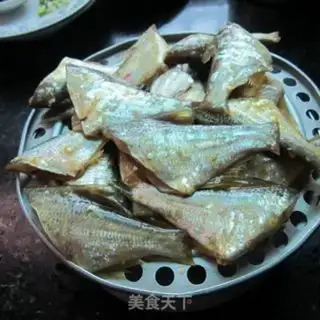 Make The bean garlic fish step 1