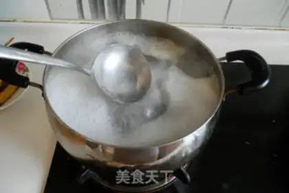Make A cabbage fan, lamb chop soup step 3