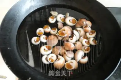 Make A boiled conch step 2