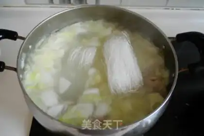 Make A cabbage fan, lamb chop soup step 6
