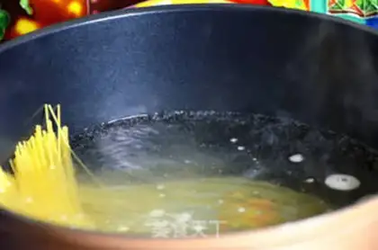 Make Wine and shrimp pasta step 3