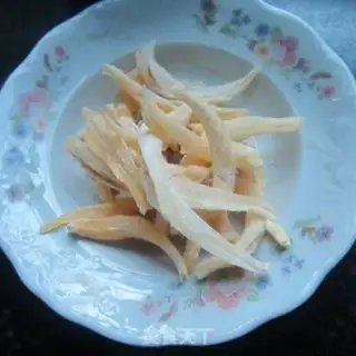 Make The radish fried the dried fish step 0