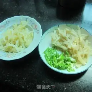 Make The radish fried the dried fish step 2