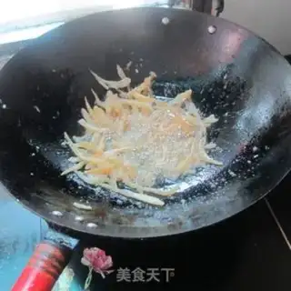 Make The radish fried the dried fish step 4