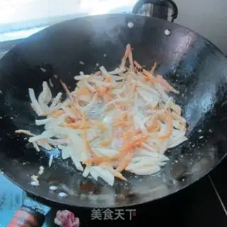 Make The radish fried the dried fish step 5