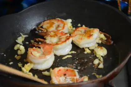 Make Wine and shrimp pasta step 7