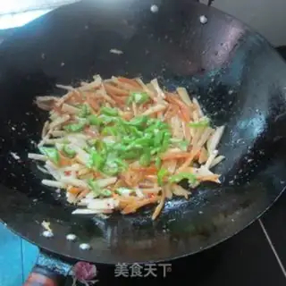 Make The radish fried the dried fish step 8