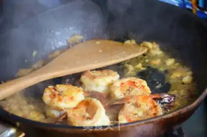 Make Wine and shrimp pasta step 10