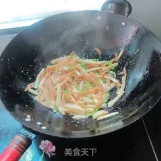 Make The radish fried the dried fish step 11
