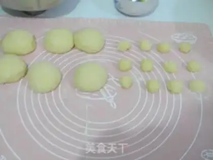 Make Coconut milk, yellow-faced bear bread step 6