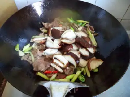 Make Fresh mushrooms and roast beef step 5