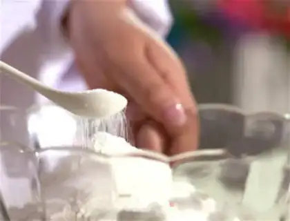 Make Delicious pizza step 1