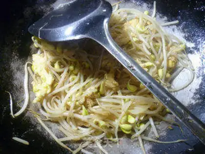 Make Eggs and sprouts step 7