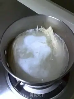 Make Japanese bone noodles step 1