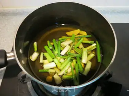 Make Hands on the onions step 2