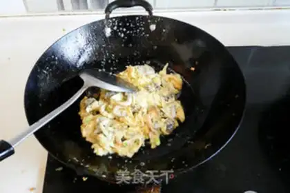 Make Eggs and seafood step 5