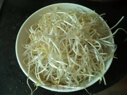 Make Bean sprouts step 0