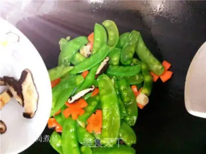 Make Tomsopoporum and Dutch beans step 5