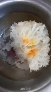 Make Silver ear soup step 1