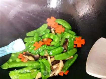 Make Tomsopoporum and Dutch beans step 8