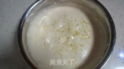 Make Apple mud sponge cake step 2