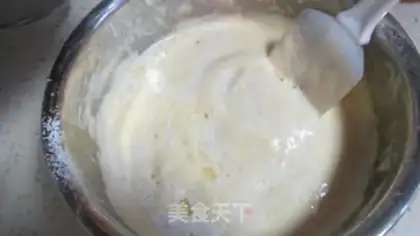 Make Apple mud sponge cake step 4