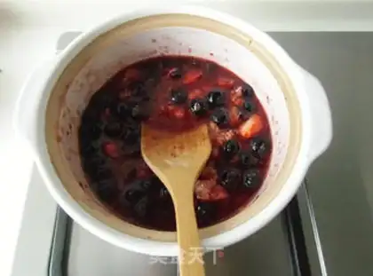 Make Berry chocolate mousse step 7