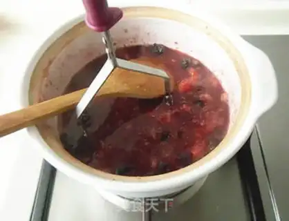 Make Berry chocolate mousse step 8