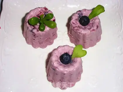 Make Berry chocolate mousse step 17
