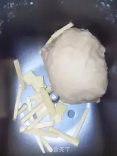 Make Intestine bread step 1