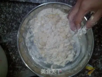 Make Milky hands tore bread step 1